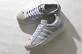 雑誌『Safari』が監修したadidas Originalsのスニーカー第2弾！特別カラーを纏った"スーパースターⅡ"が2026年6月1日に発売開始！
