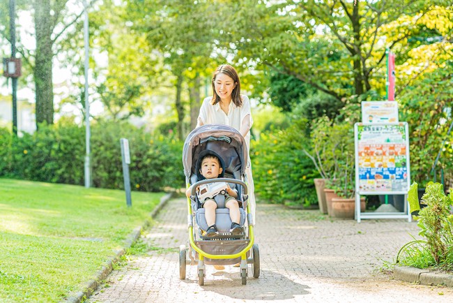 大切なお子様とのお出かけを彩るコンパクトに折りたためてアウトドア