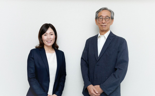 【左】Hitoiro代表取締役 山田聖子(まさこ)　【右】学習院大学名誉教授 今野浩一郎 先生