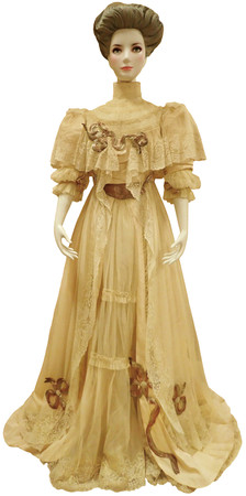 《アフタヌーン・ドレス、1905年頃》神戸ファッション美術館蔵