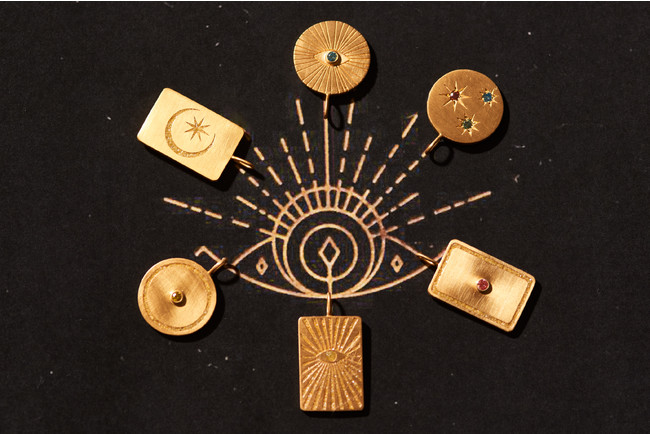 チャーム 18,700yen~22,000yen (with tax) チャーム 18,700yen~22,000yen (with tax)