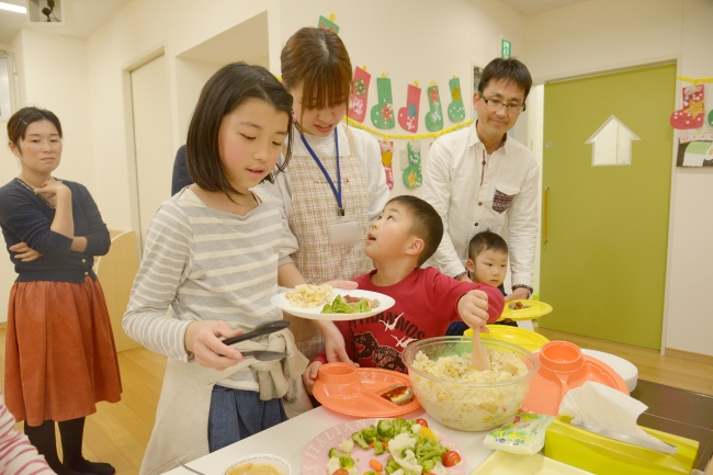 ほいくえんこども食堂の様子　※2020年3月以前の実施時撮影