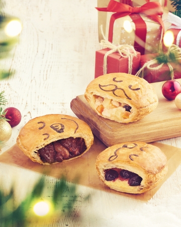 パイのフェイスが サンタ や 雪だるま に クリスマスシーズン限定のパイ3種を今年も販売 ダスキンのプレスリリース