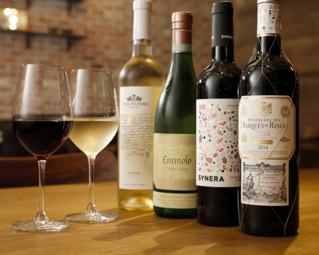 イタリアンワインを、赤・白合わせて常時40種類ご用意しています。
