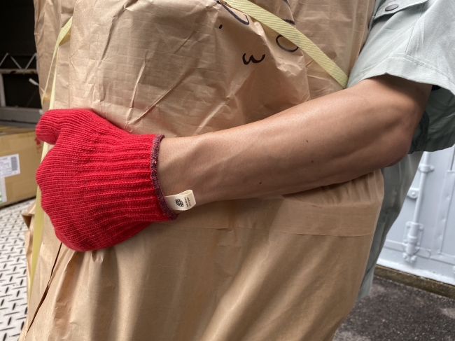 新品の糸で作るよりも機能が高まる不思議なリサイクル手袋