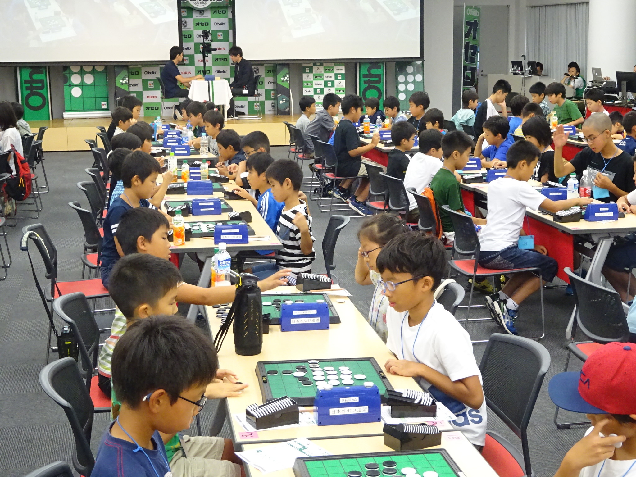 小学生チャンピオンを目指せ 世界オセロ選手権の切符をかけて オセロ小学生グランプリ19 参加募集スタート メガハウスのプレスリリース