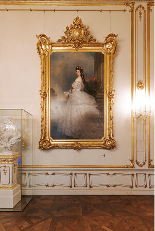 皇妃エリザベート肖像画(F・X・ヴィンターハルター作、1885年)シシィ博物館 (C)Vienna Tourist Board/Paul Bauer 皇妃エリザベート肖像画(F・X・ヴィンターハルター作、1885年)シシィ博物館 (C)Vienna Tourist Board/Paul Bauer