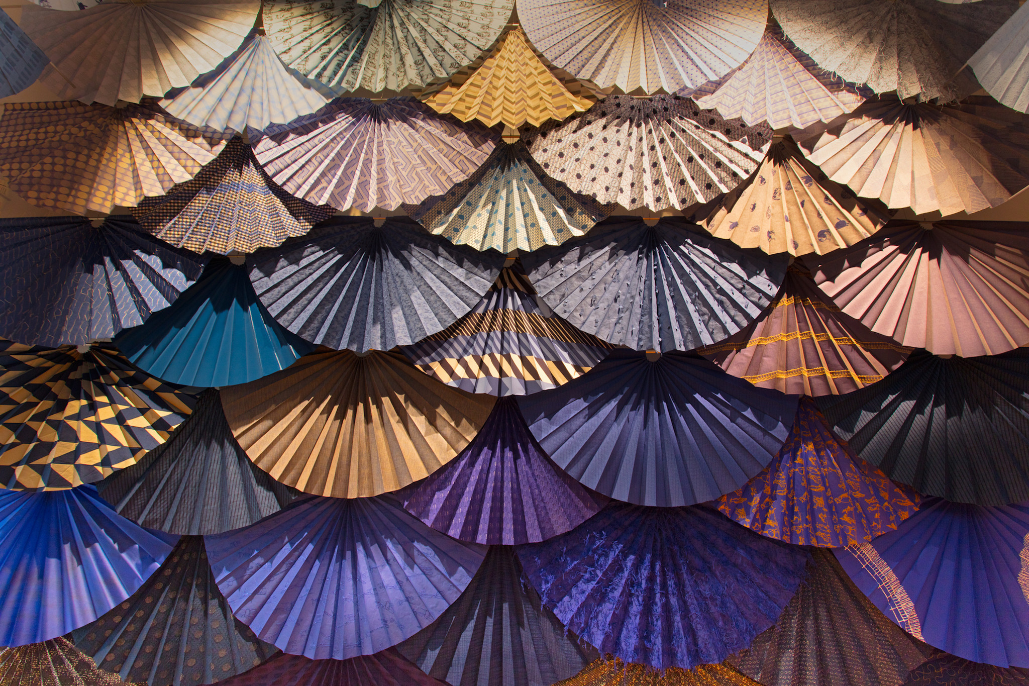 須藤玲子 扇の舞 がオンライン公開 イギリスの現代アート展 ファブリック タッチ アイデンティティ Nunoのプレスリリース