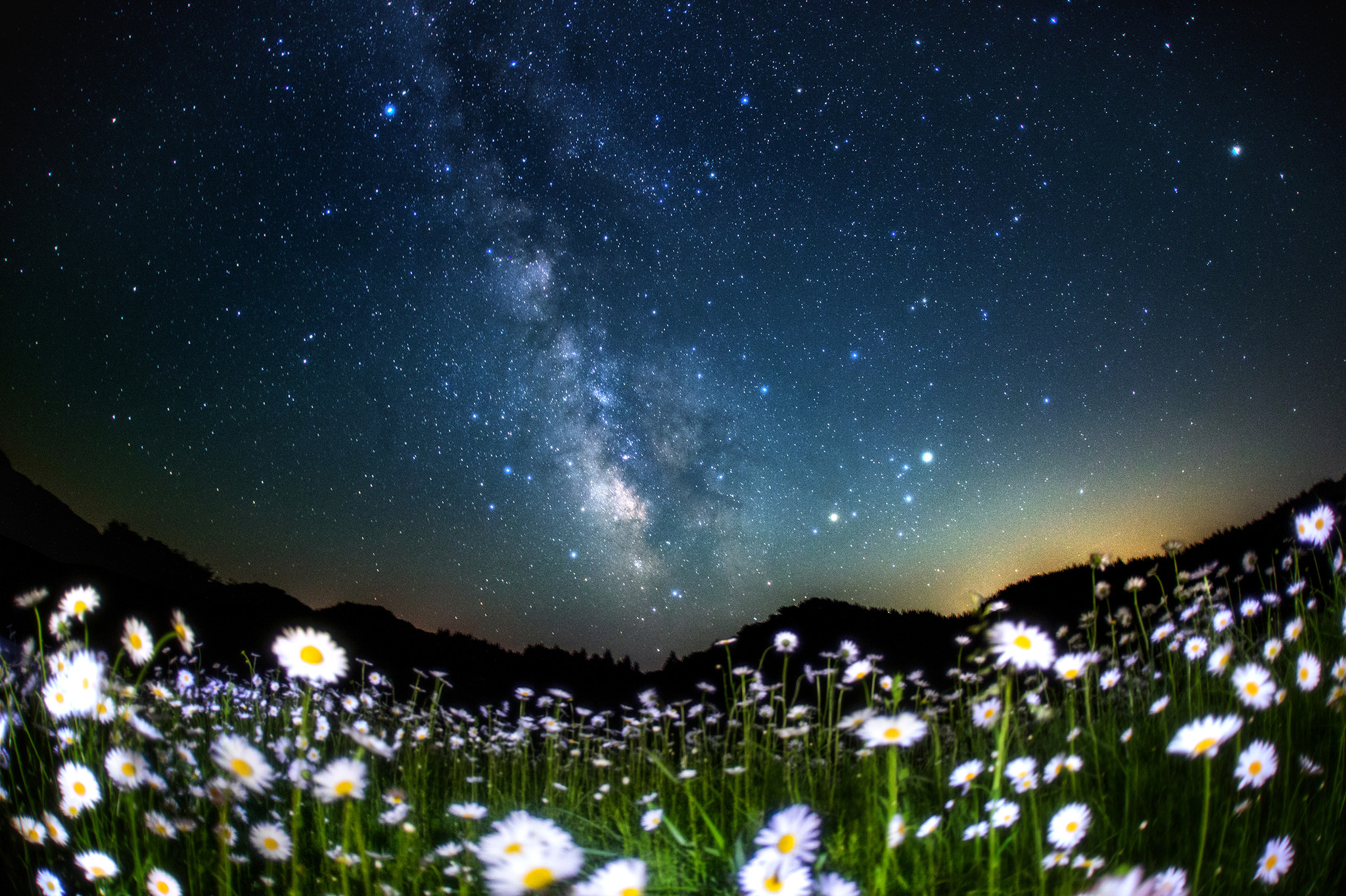 この夏は星空を見ながら撮影を楽しみませんか 美しい星空風景を撮るための内容満載 夜の絶景写真 星空風景編 8月10日 金 発売 株式会社インプレスホールディングスのプレスリリース