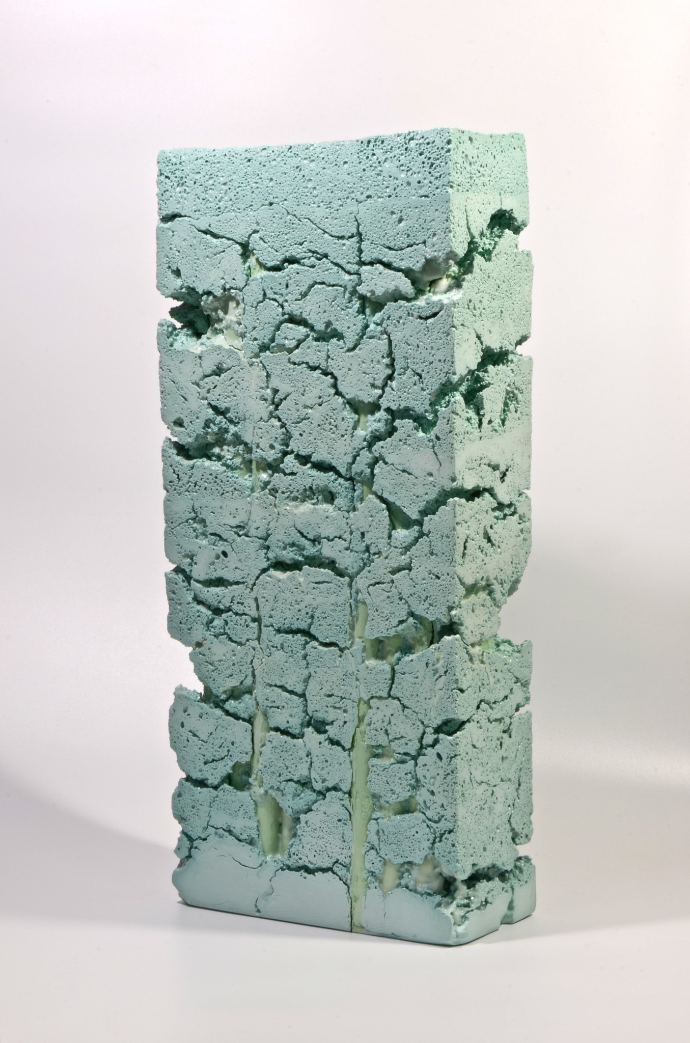 【銀座 蔦屋書店】独自の技法を開発し、「出土した玩具」をテーマに作品を制作。陶芸作家・金井悠の作品展「SUB-SUB-TERRANEAN」を2