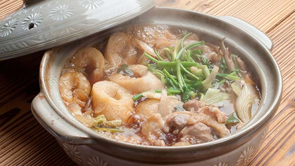 秋田県の郷土料理「きりたんぽ鍋」