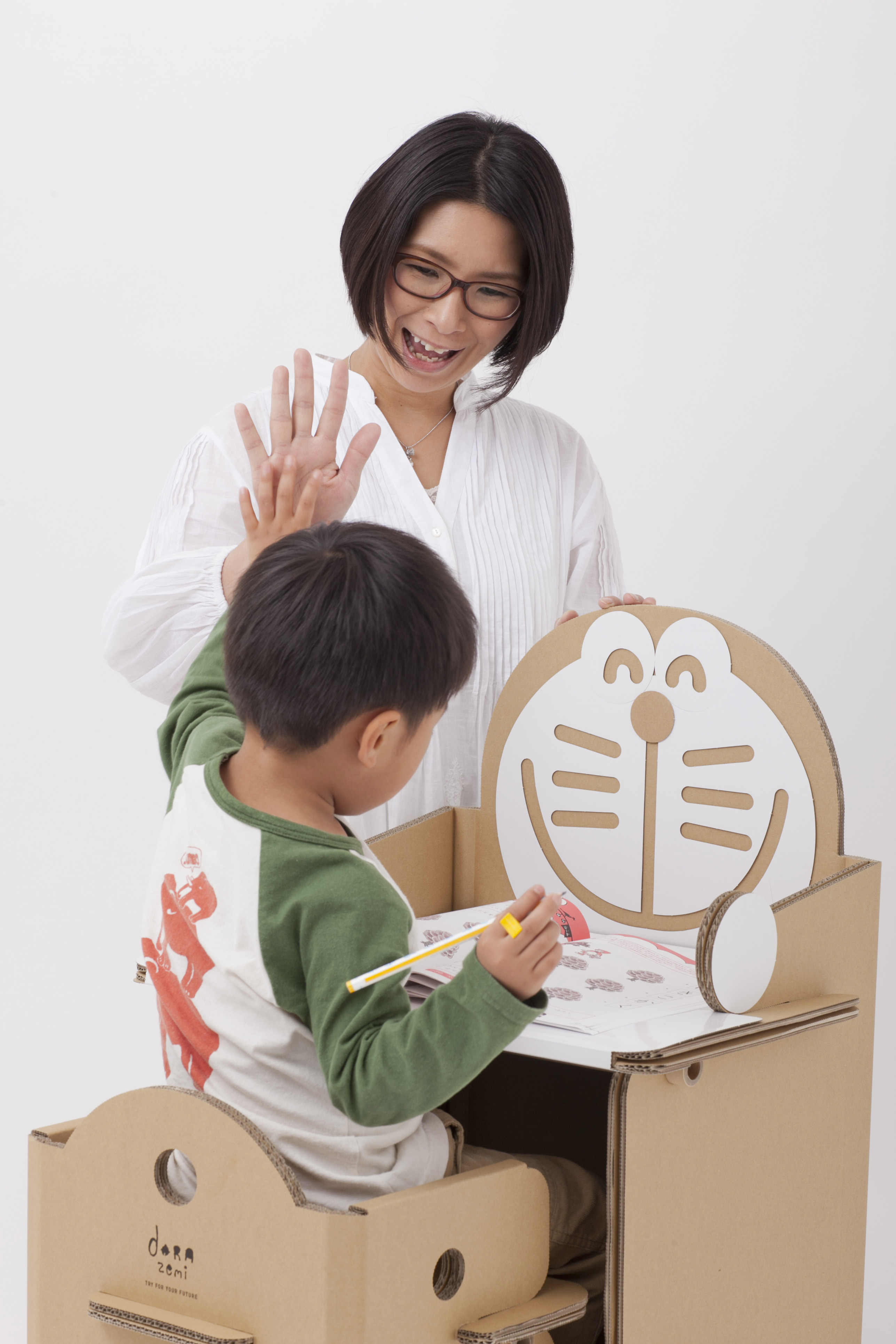くわばた りえが1/13(火)から放送される ぷちドラゼミのCMに登場。 「子育てと幼児期の学び」について想いを語る。|株式会社小学館集英社プロダクションのプレスリリース くわばた りえが1/13(火)から放送される ぷちドラゼミのCMに登場。 「子育てと幼児期の学び」について想いを語る。|株式会社小学館集英社プロダクションのプレスリリース