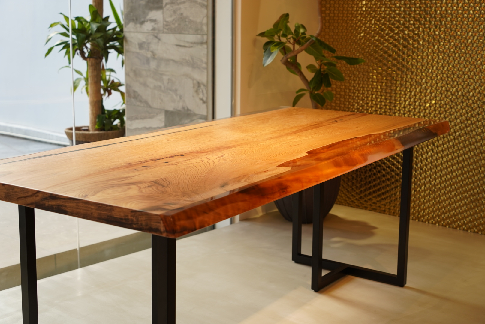 天然杉 如鱗杢目 希少木材 天然木 サイドテーブル 丸テーブル レジンテーブル