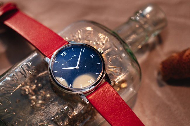 人気商品の リアクレア 32mm シルバーメッシュ アナログ腕時計