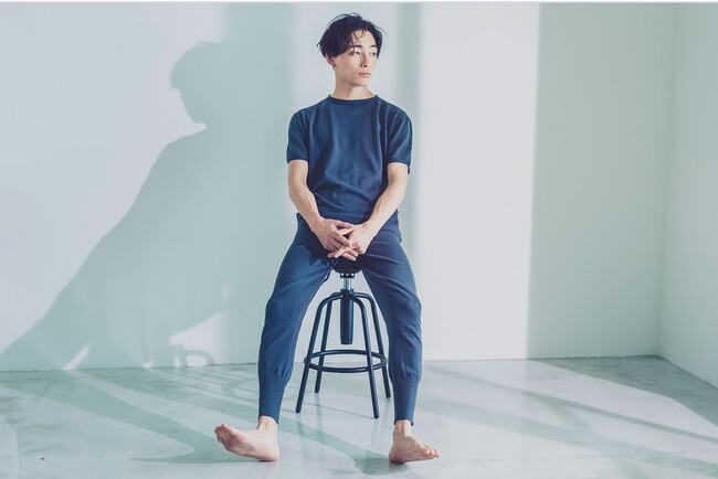 モデル身長180cm MENS ニット半袖 Lサイズ ディープグレー(3月発売予定)、MENS ウエストカバーニットレギンス Lサイズ ディープグレー着用 モデル身長180cm MENS ニット半袖 Lサイズ ディープグレー(3月発売予定)、MENS ウエストカバーニットレギンス Lサイズ ディープグレー着用