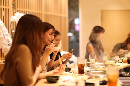 お一人でも、ご友人とも お一人でも、ご友人とも