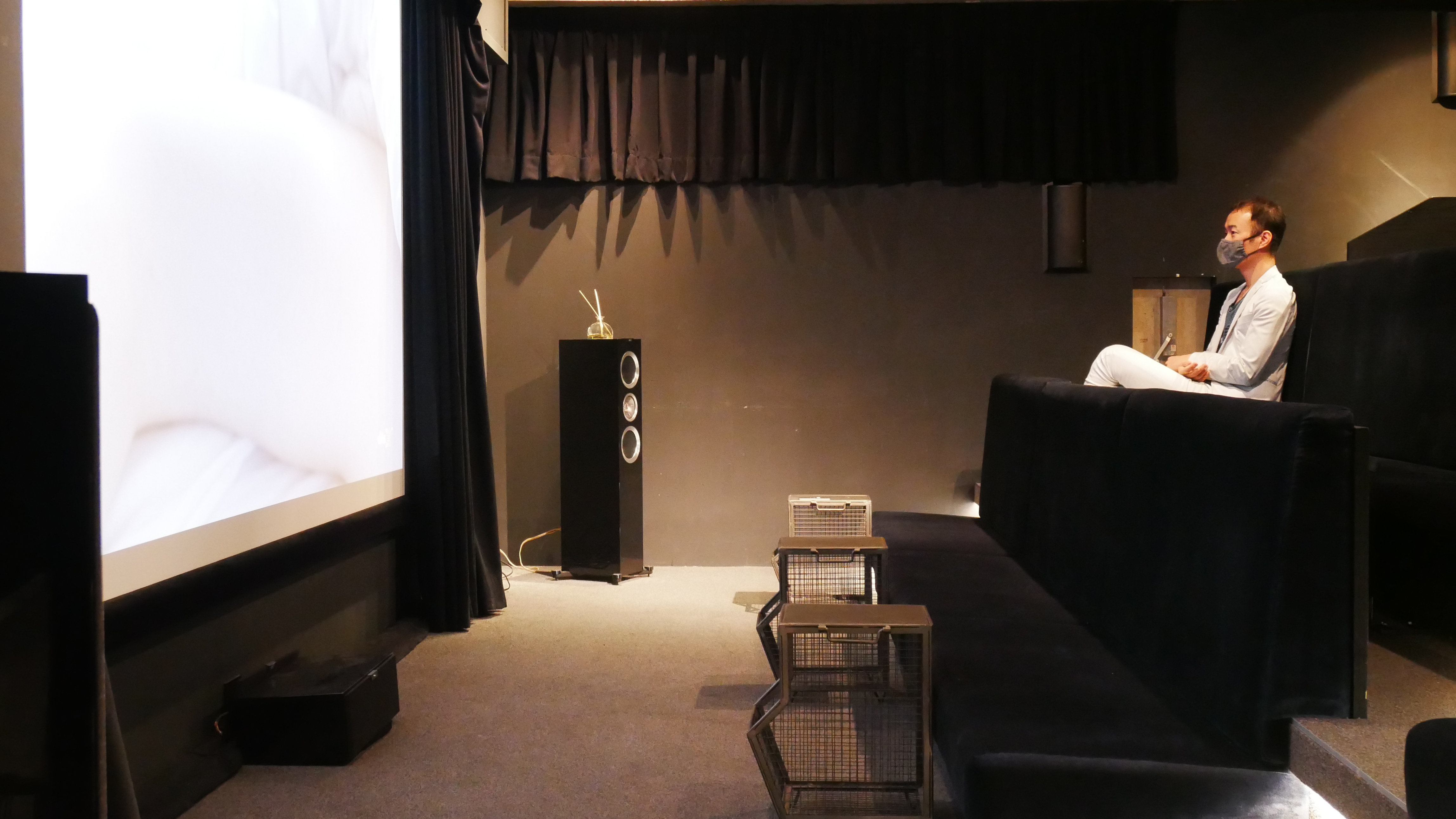 ❤明るくても鮮明に投影❣狭い部屋でも映画館の様な雰囲気で映画が堪能