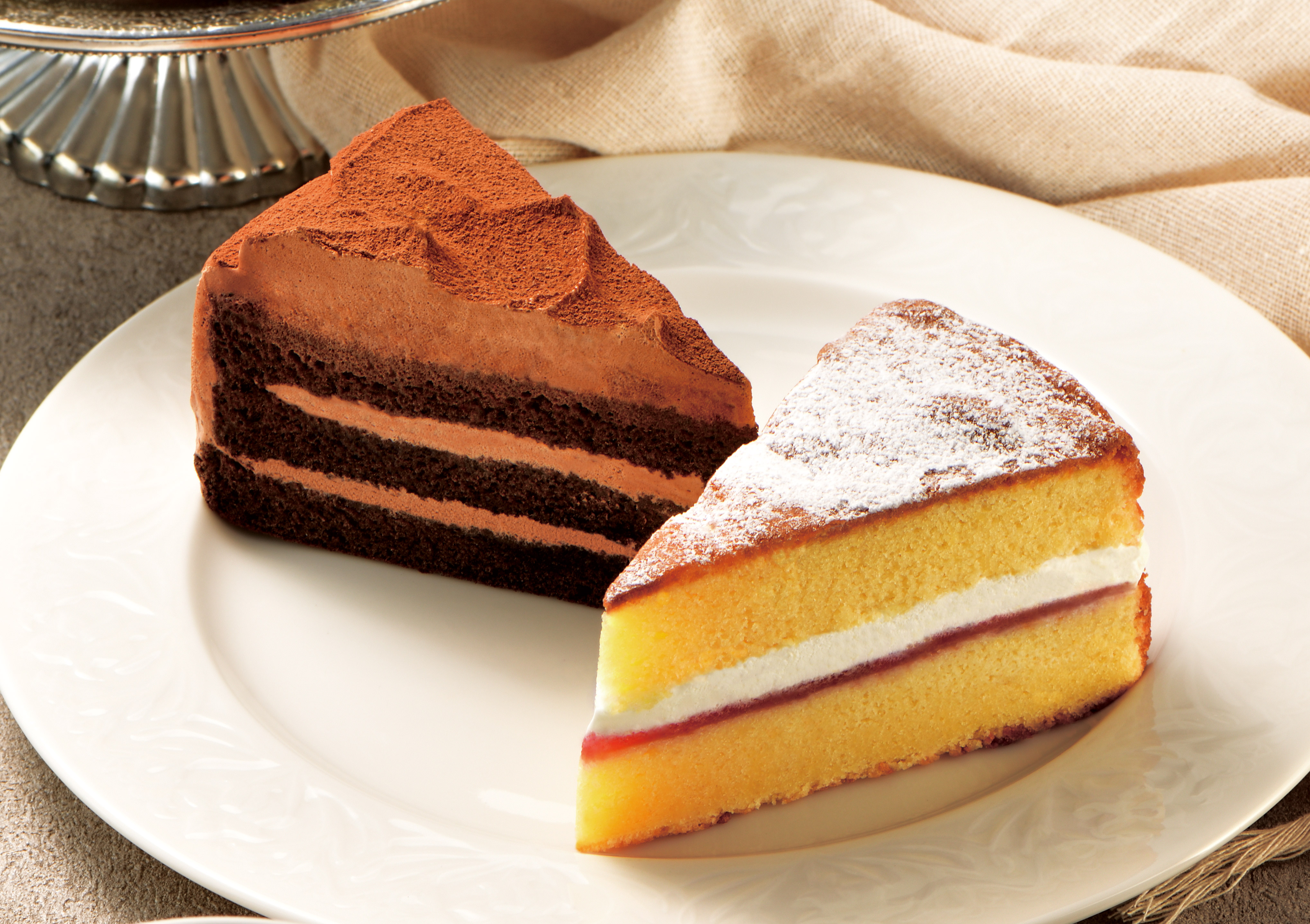 カフェ ド クリエ リニューアルしたベルギー産チョコレートケーキ 新しくなった紅茶にぴったりのヴィクトリアケーキが11月10日に登場 株式会社ポッカクリエイト のプレスリリース