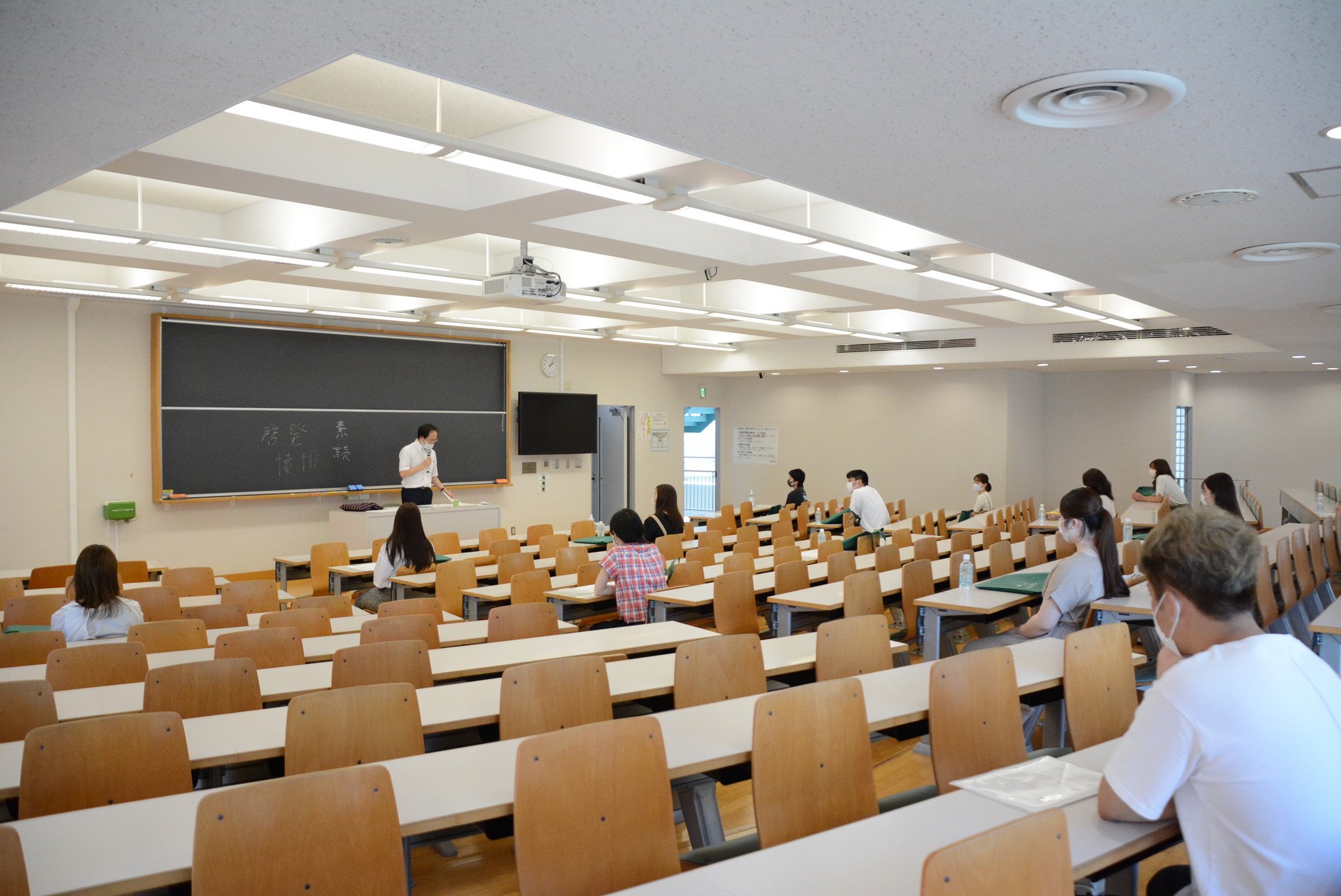 二松学舎大学文学部にて「基礎ゼミ・ウィーク」を実施。コロナ禍における新1年生へ来校の機会を設けました。｜学校法人二松学舎のプレスリリース