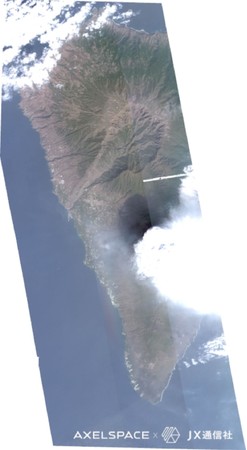 スペイン領カナリア諸島ラパルマ島のクンブレビエハ火山、9月19日撮影