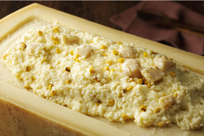 北海道産帆立貝・焼きコーンのリゾット パルミジャーノの器で(ディナー限定) 北海道産帆立貝・焼きコーンのリゾット パルミジャーノの器で(ディナー限定)