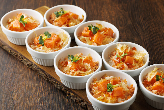 鮭ぶし“華ふぶき”北海道産いくらとサーモンのミニ親子丼(ディナー限定) 鮭ぶし“華ふぶき”北海道産いくらとサーモンのミニ親子丼(ディナー限定)