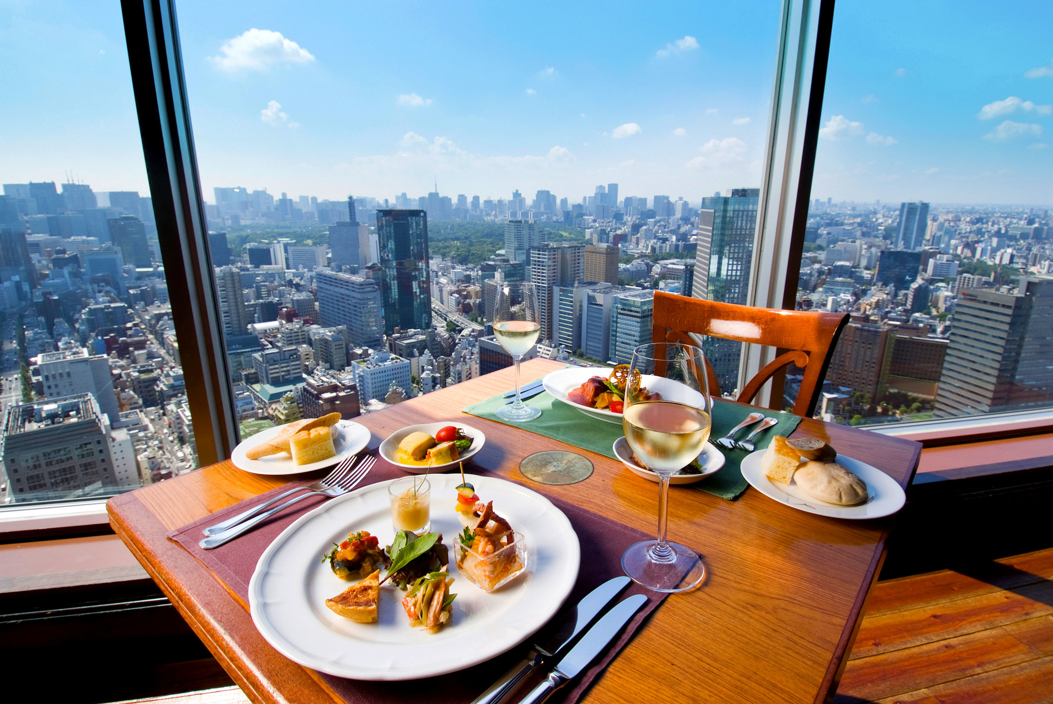眺望と美食のコラボレーション! ホテル最上階・地上150mで味わう“絶景ランチ” |株式会社 東京ドームホテルのプレスリリース