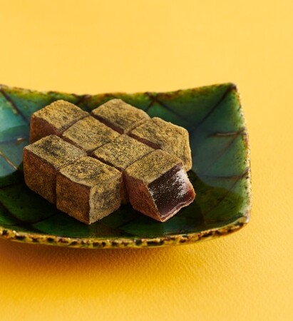 黒みつきなこ葛もち 盛り付け図 黒みつきなこ葛もち 盛り付け図