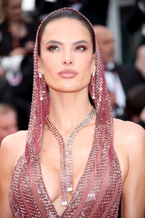 アレッサンドラ・アンブロジオ アレッサンドラ・アンブロジオ