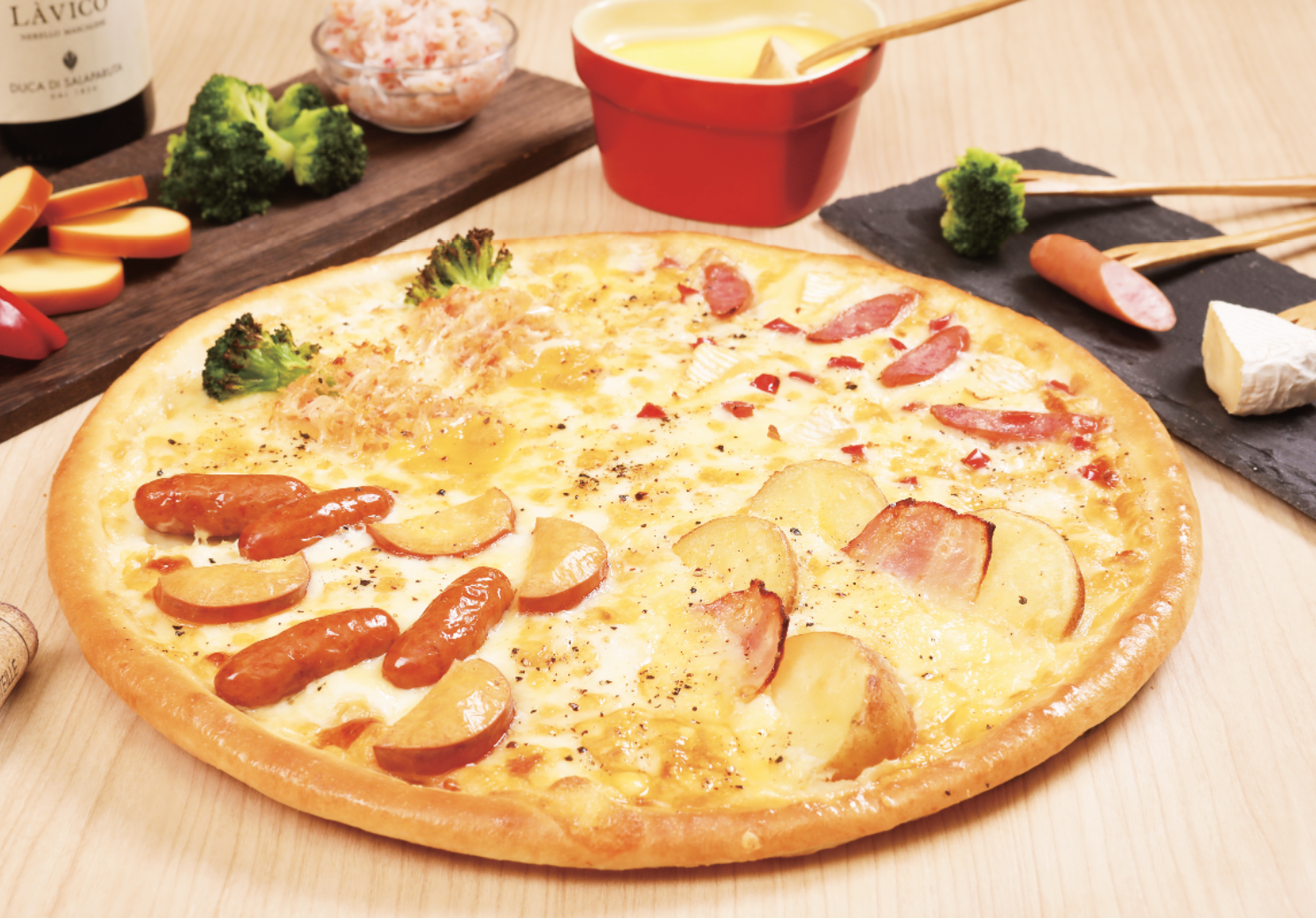 進化系チーズピザ 焼きチーズフォンデュ４ ４ フォーテンフォー が全国85店舗で新発売 株式会社テンフォー のプレスリリース