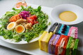 金沢の旅に、贅沢なひとときを。マイクログリーン専門レストラン【OTM Restaurant & Bar】の「カラフルサンドウィッチ食べ放題」がメイン料理を一新!