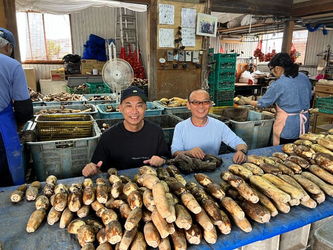 左：(株)サビー代表取締役 田端、右：宮野農園 宮野氏