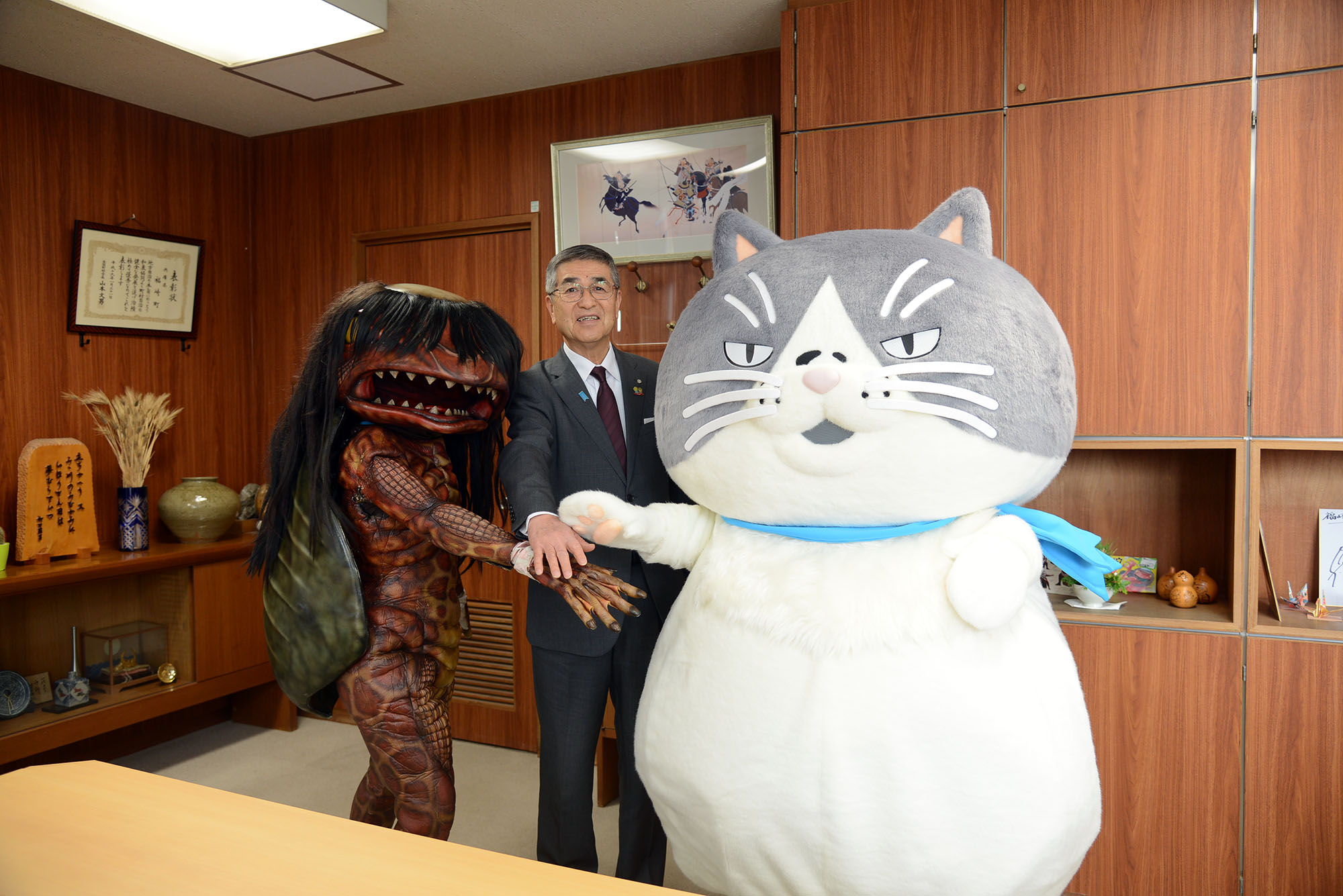 かなしきデブ猫ちゃん キャラバン 兵庫県福崎町からスタート 株式会社 神戸新聞社のプレスリリース