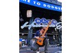SAMURAI Base Coで支援しているジャズギタリスト/三味線アーティストの大岡遊が7月22日ドジャー・スタジアムで開催されたドジャース対ジャイアンツ戦にて演奏しました！