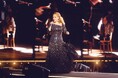 【ルイ·ヴィトン】アデルが「ADELE IN MUNICH」公演でルイ·ヴィトンを着用