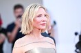 【ルイ·ヴィトン】ケイト·ブランシェット、第81回ヴェネツィア国際映画祭のオープニングセレモニーでルイ·ヴィトンを着用
