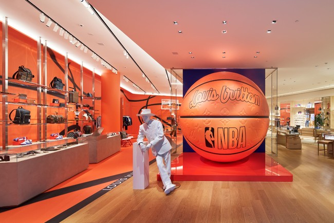 Lv Nba の特別なウィンドウ ディスプレイとポップアップスペースがルイ ヴィトン 渋谷メンズ店に登場 ルイ ヴィトン ジャパン株式会社のプレス リリース