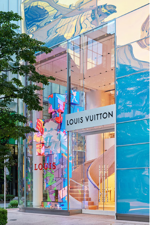 銀座並木通り店 (C)LOUIS VUITTON_YASUHIRO TAKAGI