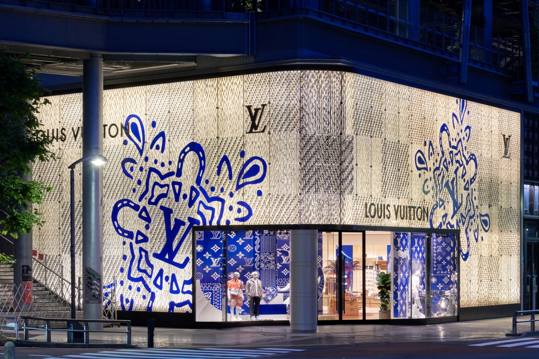 Louis Vuitton Opens Men's SS20 Pop-Up at Selfridges – WindowsWear