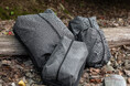 超高強度繊維「UHMWPE」採用。濡れ物・乾き物を分けて収納できる高耐久スタッフバッグ「SEPARATE STUFF BAG」を発売。