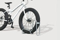 【ファットバイク専用】幅10~12cmの極太タイヤ自転車が収納できるサイクルスタンドを新発売。