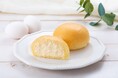 ファミリーマート限定「冷やして食べる とろけるくりーむパン カスタード」クリームたっぷり【20%増量】2024年12月3日(火)より数量限定発売