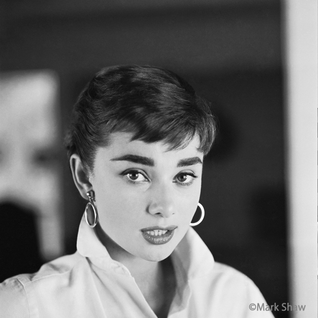 写真集 Audrey Hepburn オードリー ヘプバーン を９月中旬に発売 一流の写真家によって撮影された写真作品を約１６０点収蔵 株式会社クレヴィスのプレスリリース