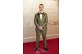 【ロロ・ピアーナ】ジェレミー・ストロングが第97回アカデミー賞授賞式にてロロ・ピアーナを着用