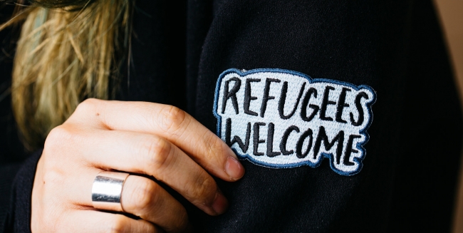 チャリティ商品「Refugees Welcome」