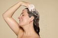<ナチュラルコスメブランドLUSH>世界中で22秒に1本*売れる「スーパーミルキー ヘアプライマー」のシリーズに待望のシャンプー&コンディショナーが10月16日(木)仲間入り!