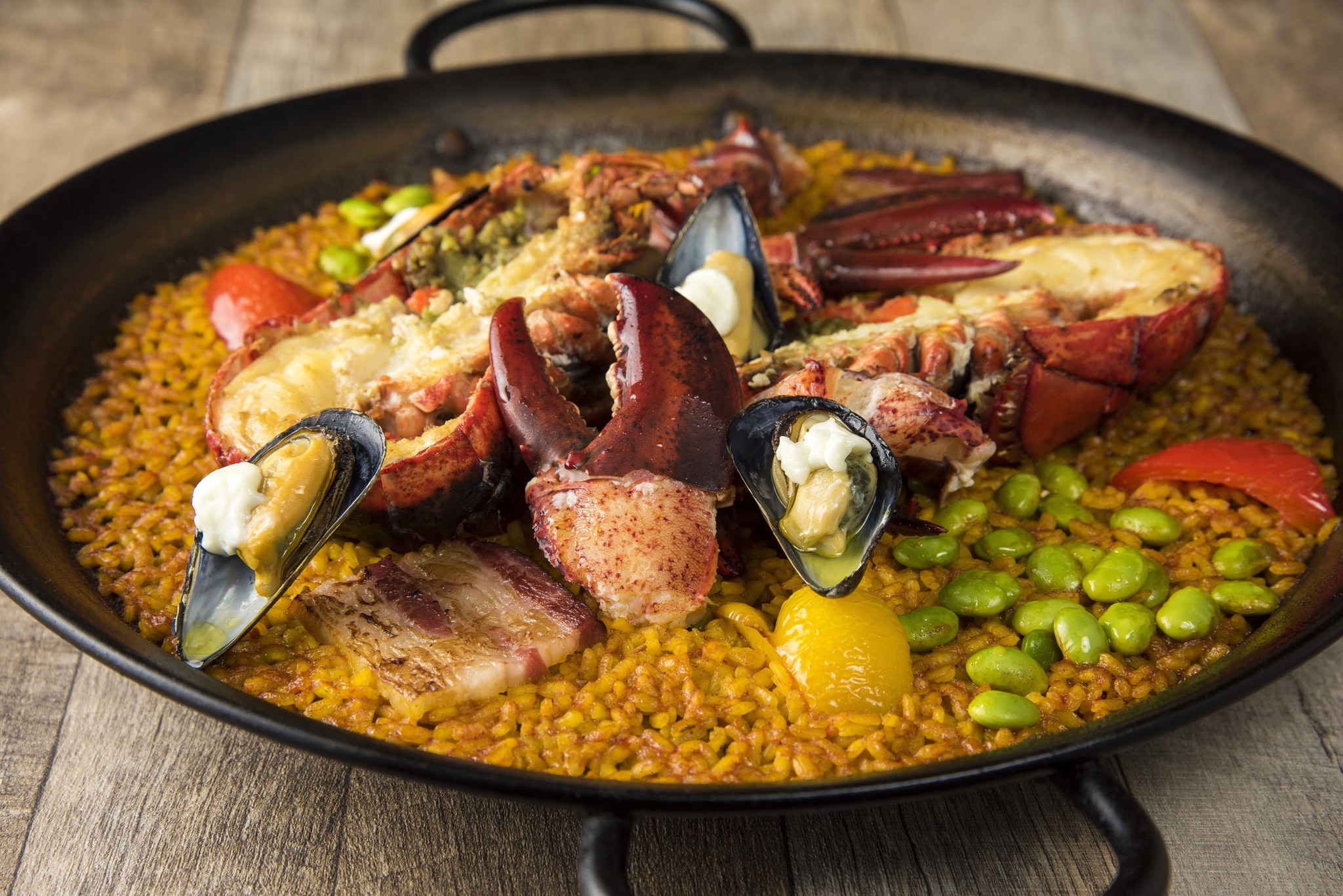 パエリア国際コンクールチャンピオンの限定パエリア復活 Miguel Y Juani ミゲル フアニ 横浜店 1周年記念 イベリコ海パエリア のご案内 ワールドリカーインポーターズ株式会社のプレスリリース