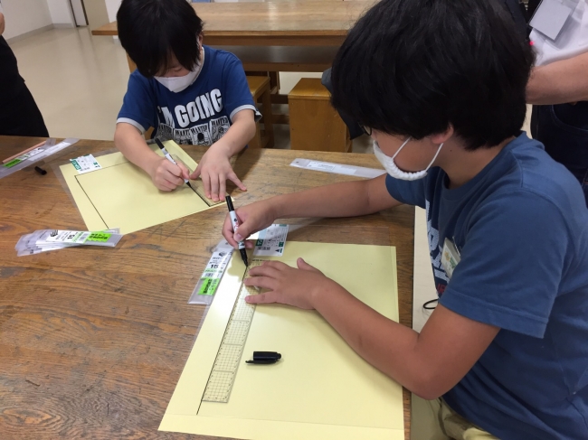 新潟県三条市の小中学校・特別支援学級に「快段目盛」定規1200本寄贈