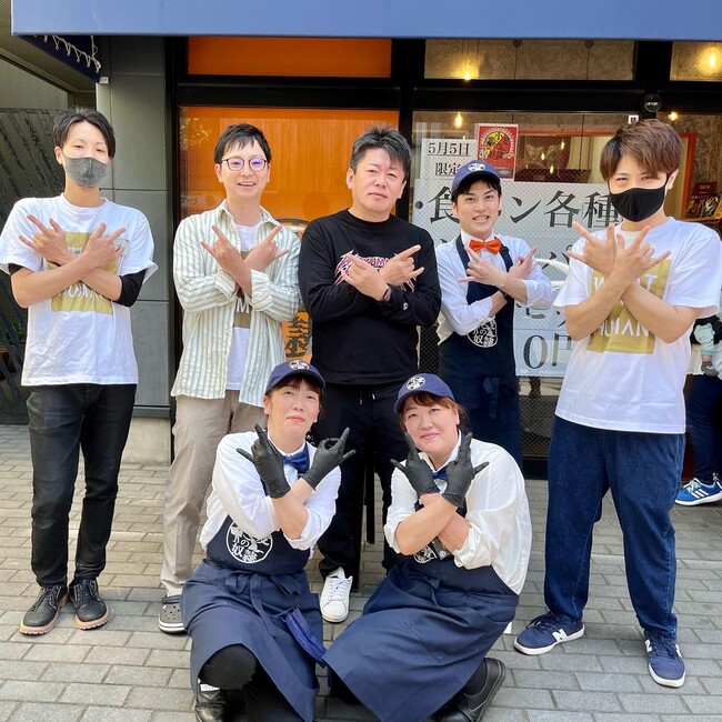 ブランド発案者である堀江 貴文氏が来店