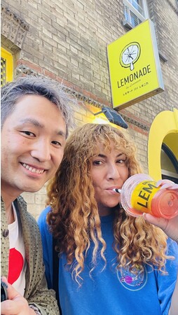 レモニカ代表 河村（左）とNatasha Zinko（右）